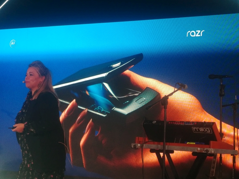     Motorola razr zadebiutowała w Polsce